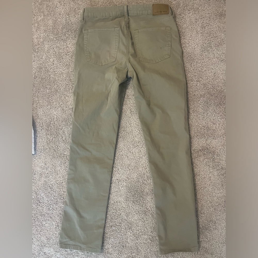 American eagle men’s “flex” khaki colored pants. Size 31x30